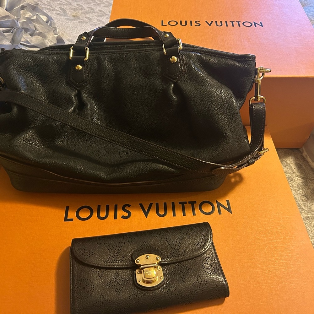 Louis Vuitton Mahina Black Stellar Bag and wallet set in LV boxes